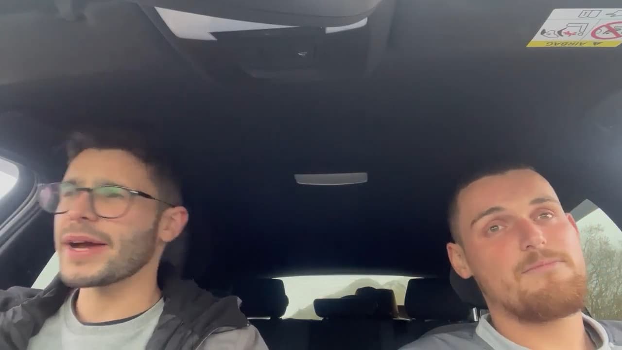 2 Trim 2 Tuck