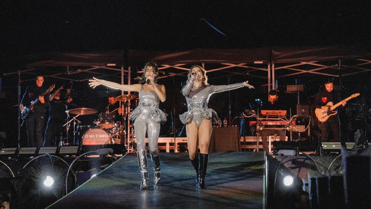 DOC Clara x Sofia - Tour Coldplay